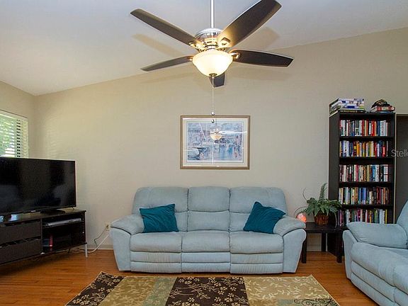 3rd image of 46 Harbor Lake Cir