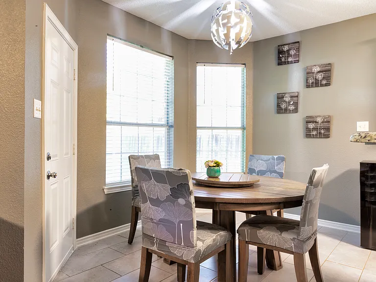 9805 Cliffside Dr — Photo 8