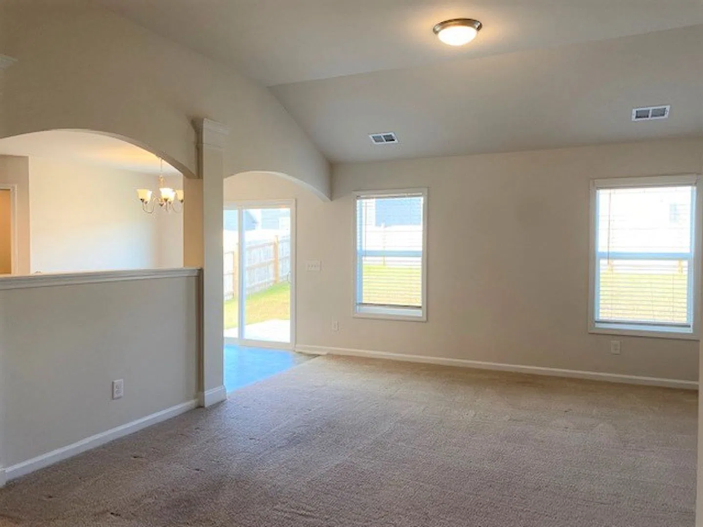 Adorable Single Story Home With Two Car Garage — Photo 2