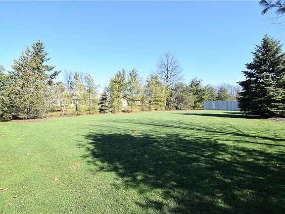 2nd image of 32520 Briarwood Dr