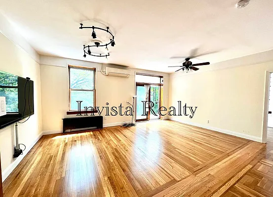 Rented by Asimina Perikleous, LREB | media 11