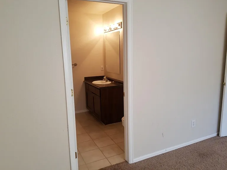 832 Pitkin Way — Photo 16