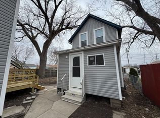 437 4th Ave, Moline, IL 61265