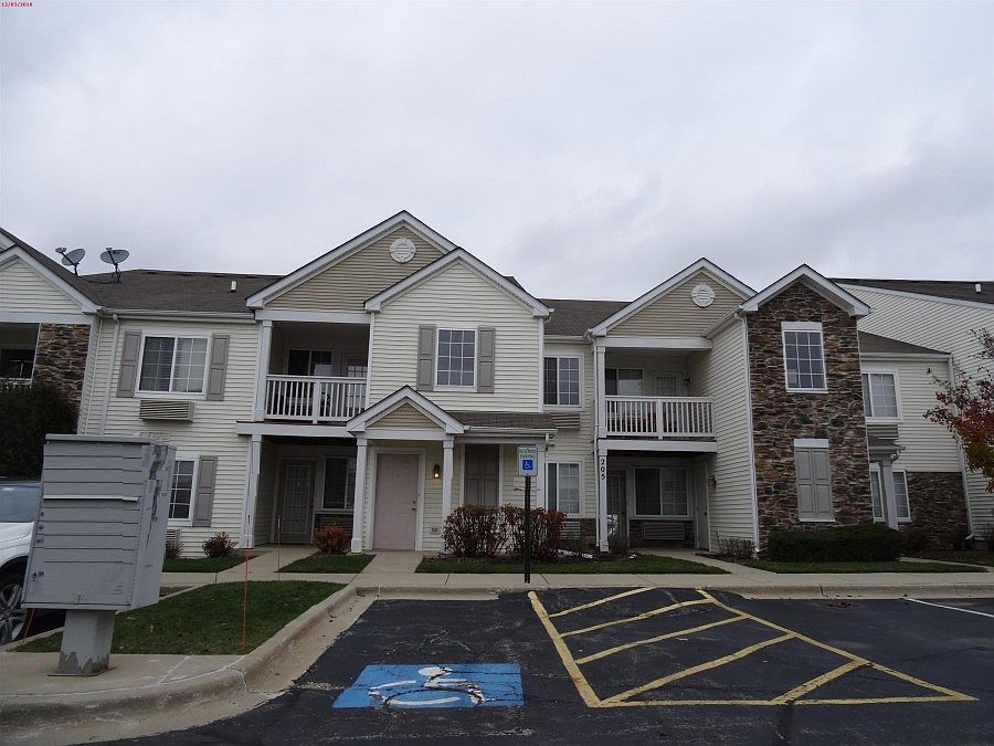 1st image of 205 Silverstone Dr