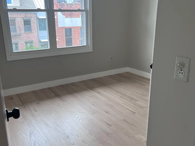 73-75 Ferry St #2 — Photo 5