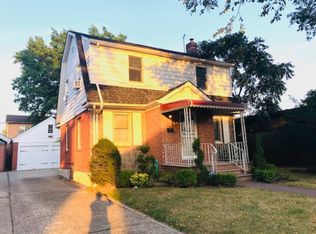 7577 179th St, Fresh Meadows, NY 11366