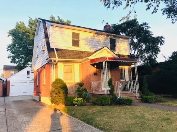 7577 179th St, Fresh Meadows, NY 11366