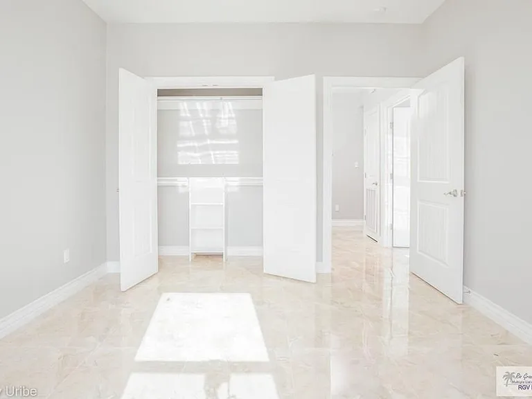 1434 W White Oak Dr — Photo 12