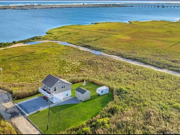 14 Huntington Drive, Mastic Beach, NY 11951