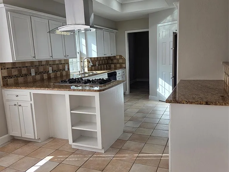 14743 Charlmont Dr — Photo 7