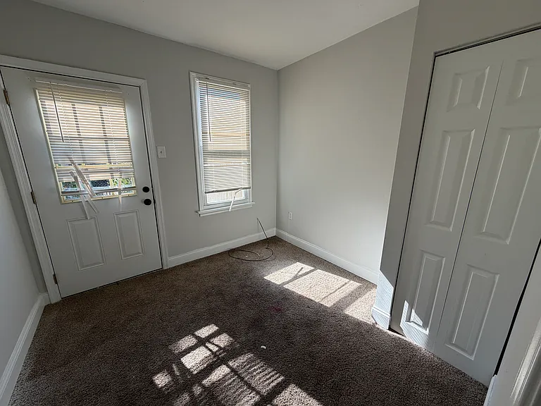 1026 Bennett St — Photo 8