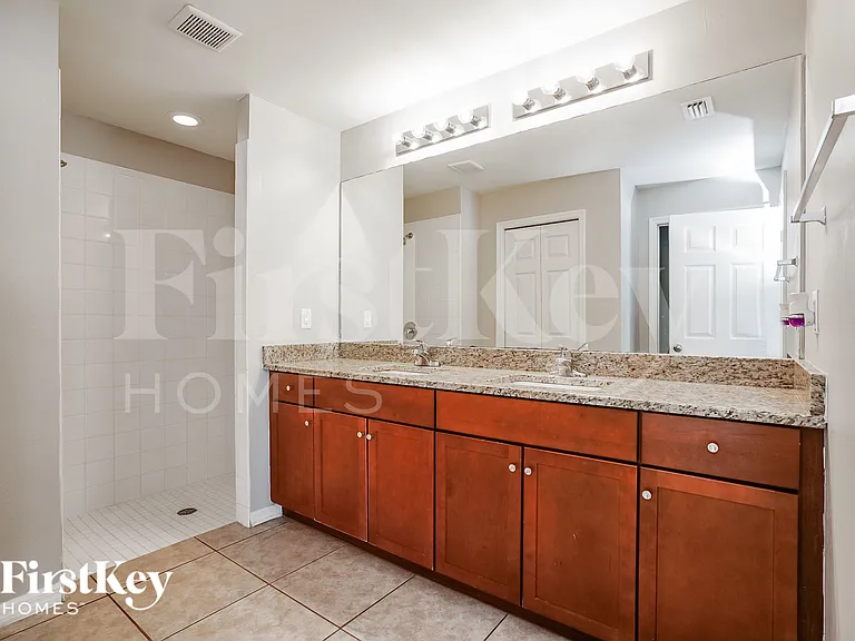 3229 NW 1st Ave — Photo 9