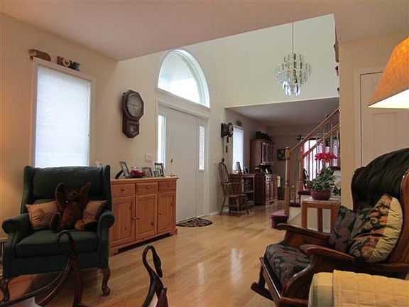 3rd image of 14 Cambridge Ct