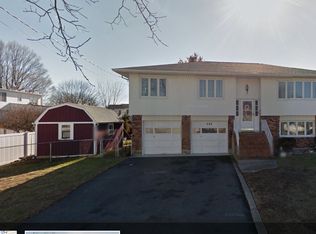 411 2nd Ave, Lindenhurst, NY 11757
