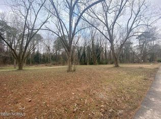 Davis St, Carthage, NC 28327