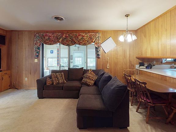 5th image of 131 Rochelle Dr