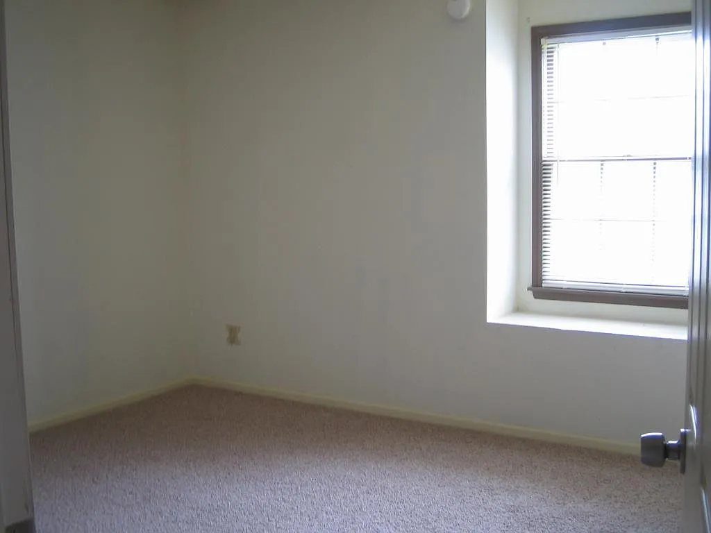 517 Minnesota St — Photo 4