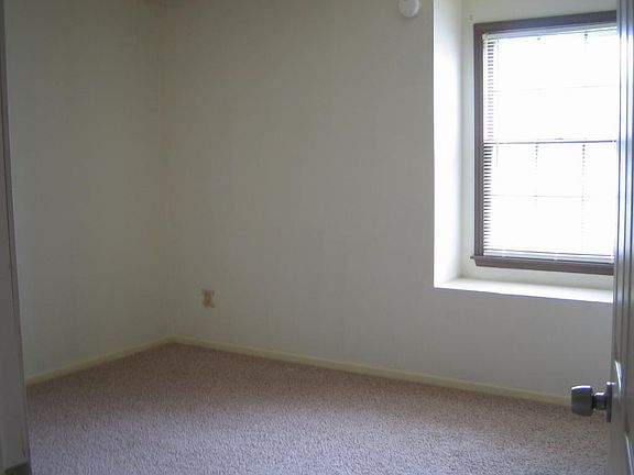 4th image of 517 Minnesota St
