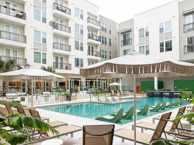 The Mercury Luxury Pool