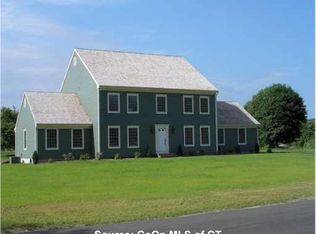 1 Blueberry Knl, Woodbury, CT 06798