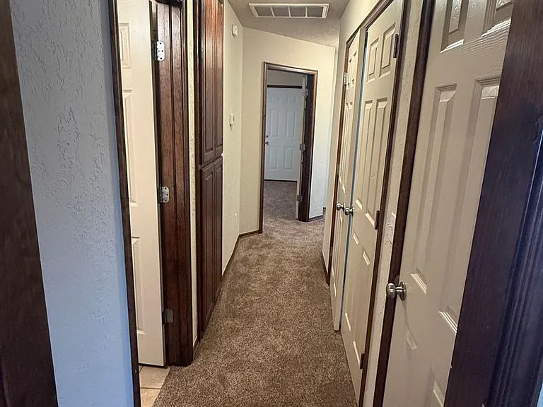 15100 Kyle Dr #B — Photo 5