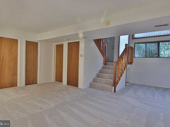 4th image of 284 Michener Ct E