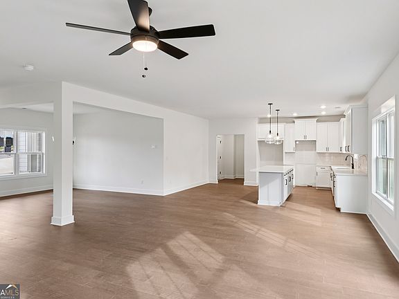 5th image of 2645 Mills Bnd