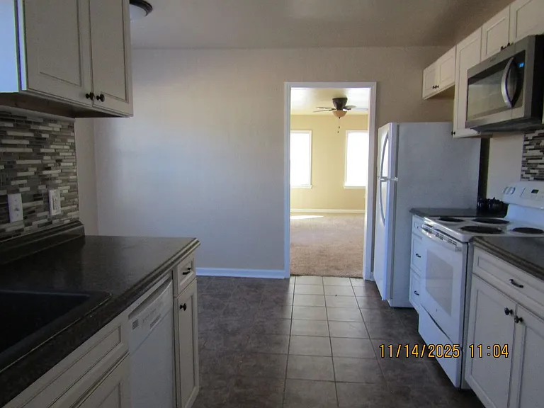 1206 NW Oak Ave — Photo 10