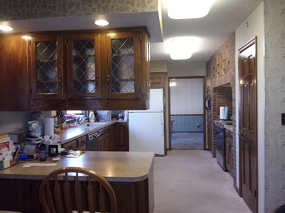 3rd image of 3301 W F St