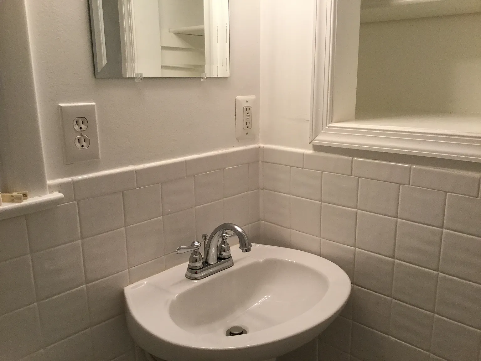 621 Blackstone Ter NW — Photo 2