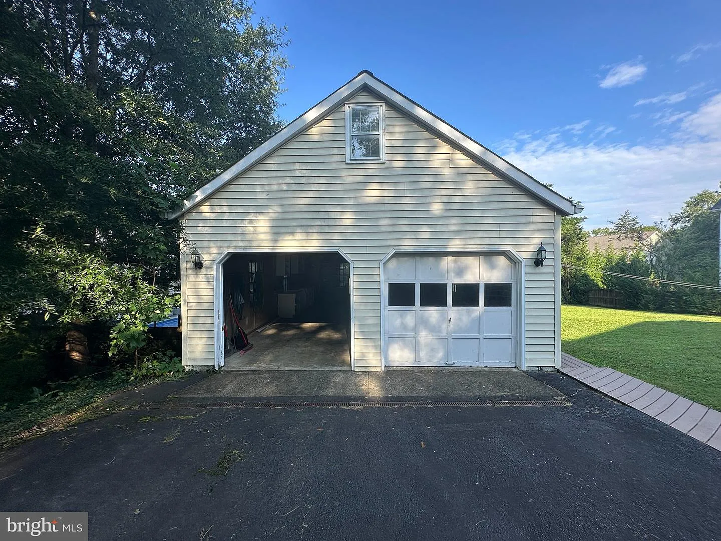3 bed, 3.0 bath, 2172 sqft, $3,950 — Photo 4