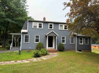 123 Turtle Pond Rd, Lee, NH 03861