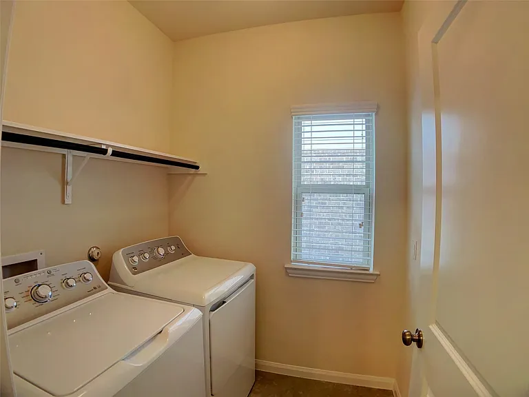 13911 Stripling Ln #22 — Photo 4