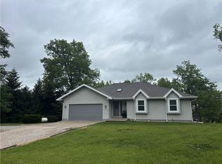11025 SW Shagbark Rd, Clarksdale, MO 64430