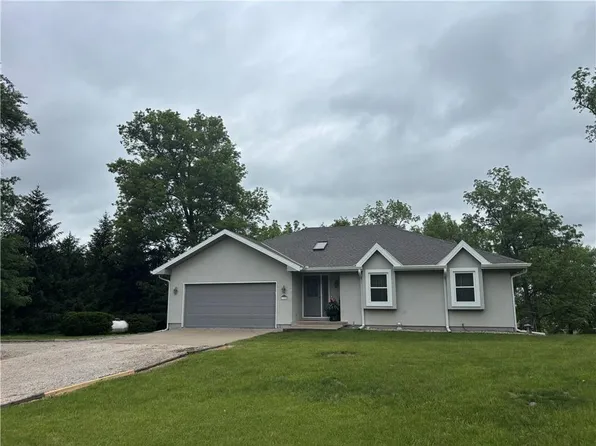 11025 SW Shagbark Rd, Clarksdale, MO 64430