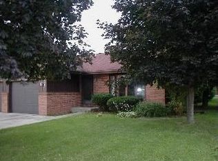 1322 Briarcrest Dr, Ottawa, IL 61350