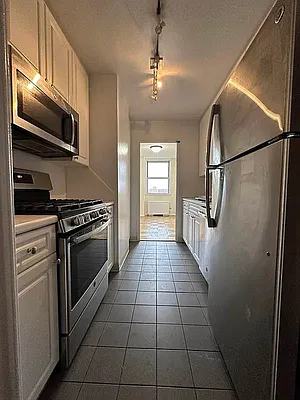 Rented by Bond New York | media 7