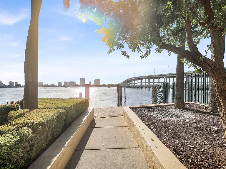 2650 Lake Shore Dr #1202 — Photo 37