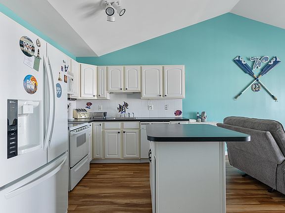 4th image of 211 E Andrews Ave #B