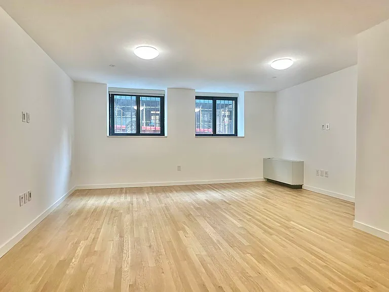 341 W 11th St #1B — Photo 5