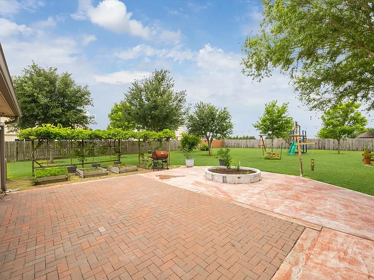 3402 Fox Ct — Photo 27