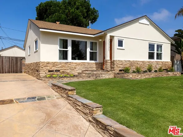 22121 Palos Verdes Blvd, Torrance, CA 90503