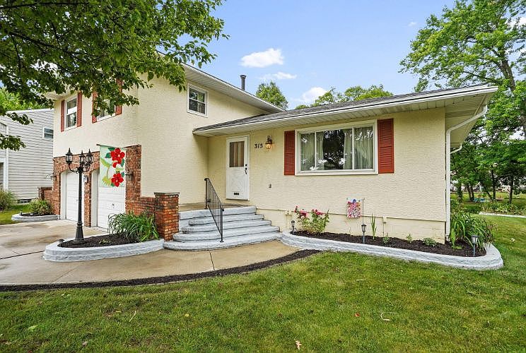 1st image of 315 Lyncroft Dr