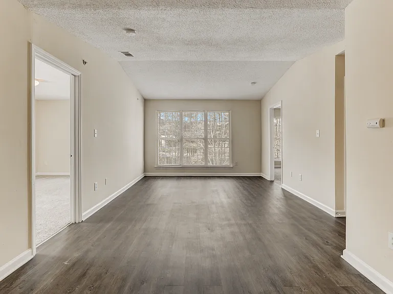 Forest Glen Apartments — Photo 26