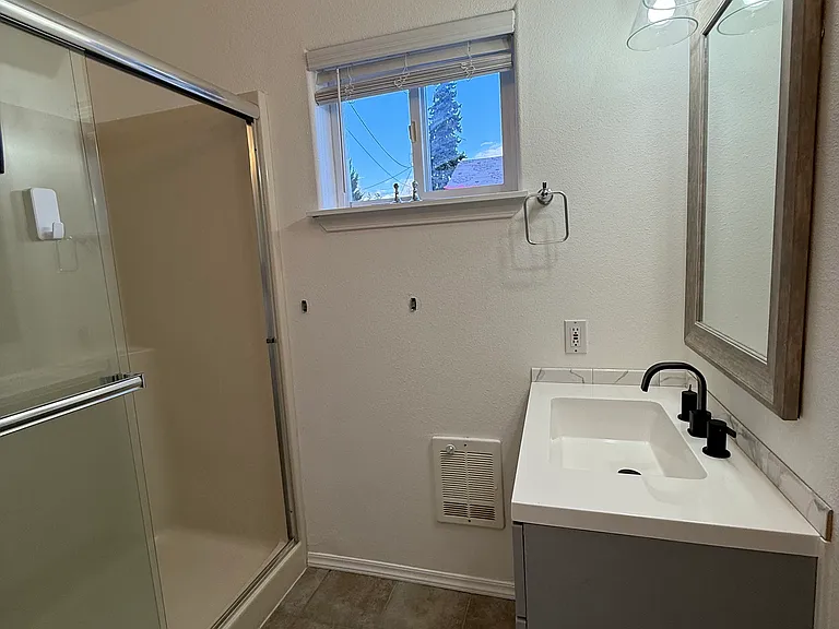 540 NW Portland Ave #1 — Photo 11