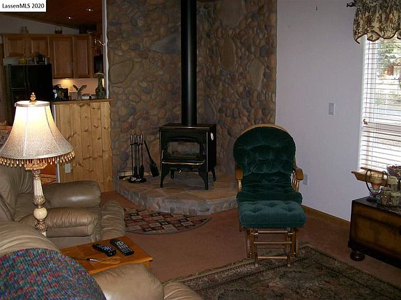 2nd image of 688-080 Hickory Way