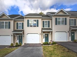 6822 Village Green Dr, Roanoke, VA 24019