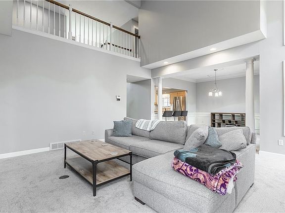 5th image of 12 Aberdeen Ct