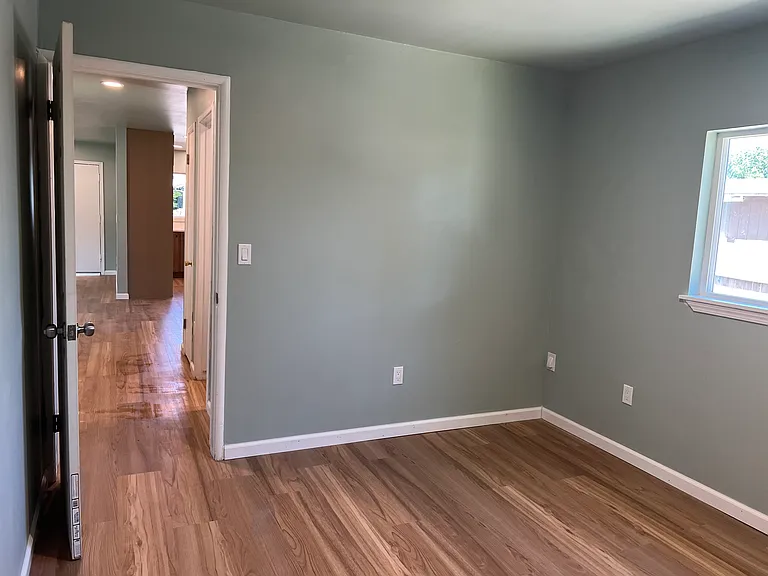 1287 Locust St — Photo 9