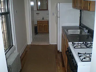 Rented by Maximus Realty Group